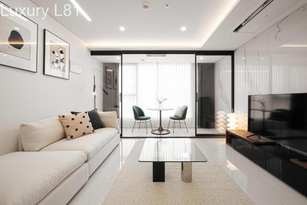 Angia Luxury Apartment Inside Landmark 81 Tower مدينة هوشي منه المظهر الخارجي الصورة