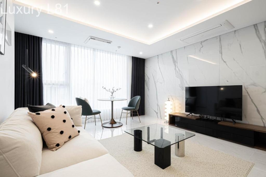 Angia Luxury Apartment Inside Landmark 81 Tower مدينة هوشي منه المظهر الخارجي الصورة